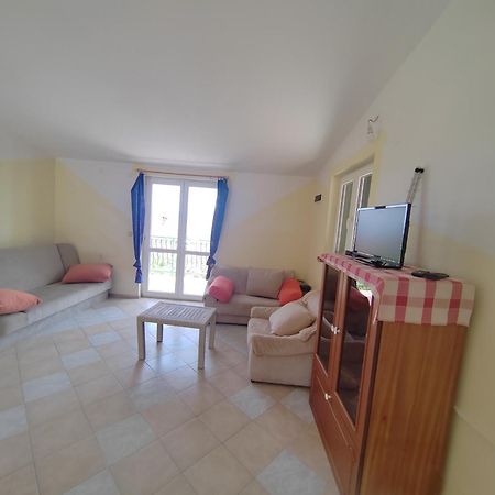 Apartment Sutalo Stomorska Kültér fotó